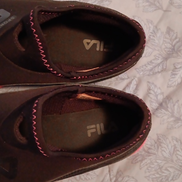 Fila Pink & Black Water Shoes Size 7M - Picture 6 of 12